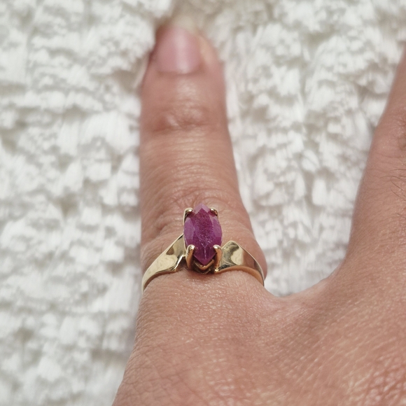 Vintage 10k Yellow Gold Marquise Cut Ruby Solitaire Ring - Picture 5 of 10